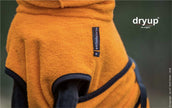 Orangener DRYUP Cape Bademantel für Hunde aus 100% Baumwoll-Frottee – ideal nach Regen, Schwimmen und Matsch